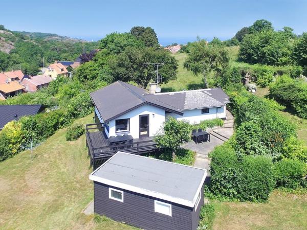 På billedet ses objektet Holiday Home Cristiana - 950m from the sea by Interhome beliggende i byen Allinge.