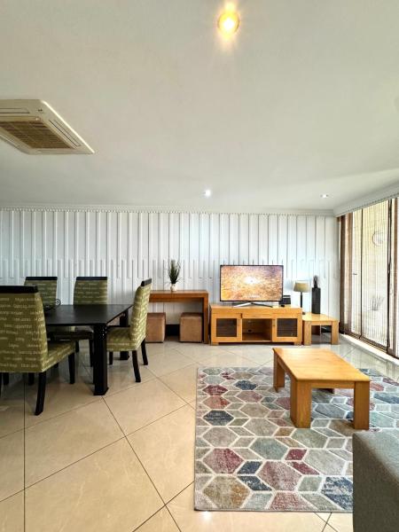 Zdjęcie 9: Accommodation Front - Dazzling 4 Sleeper near Ushaka Marine World