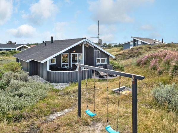Na zdjęciu widoczny jest obiekt Holiday Home Clara - 500m from the sea by Interhome położony w mieście Bjerregård.