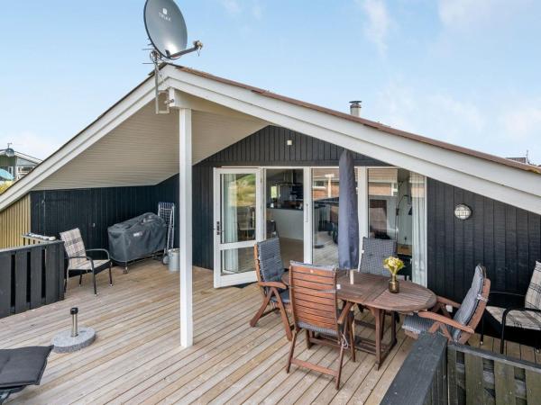 Na zdjęciu widoczny jest obiekt Holiday Home Apolonia - from the sea by Interhome położony w mieście Bjerregård.