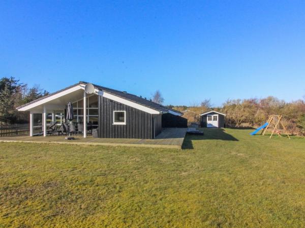 Auf dem Foto ist das Objekt Holiday Home Nynke - 600m from the sea by Interhome in der Stadt Løkken zu sehen.