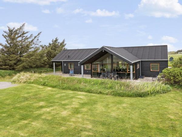 A la foto es mostra l'objecte Holiday Home Ilmatar - 650m from the sea by Interhome situat a la ciutat de Løkken.