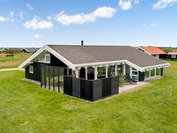 Auf dem Foto ist das Objekt Holiday Home Crista - 500m from the sea by Interhome in der Stadt Løkken zu sehen.