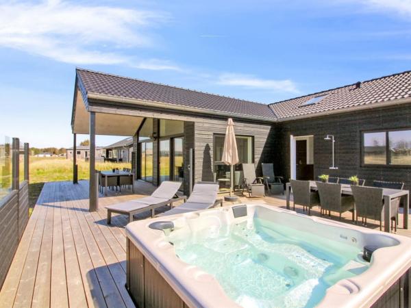 Auf dem Foto ist das Objekt Holiday Home Ambra - 950m from the sea by Interhome in der Stadt Løkken zu sehen.
