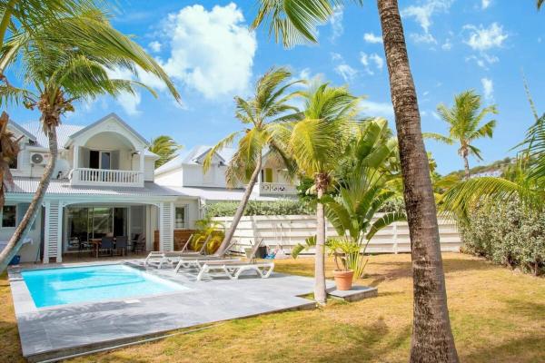 Στη φωτογραφία φαίνεται το αντικείμενο Villa Flow - Villa familiale proche plage που βρίσκεται στην πόλη Orient Bay.