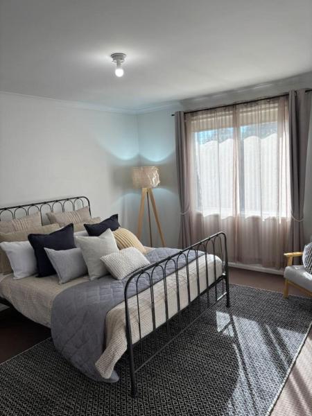 La photo montre l'objet New Property Special 100m Highton Village situé dans la ville de Highton.