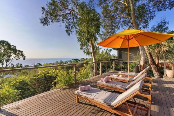 A la foto es mostra l'objecte Arthurs Sanctuary - Bay Views 100sqm deck situat a la ciutat de McCrae.