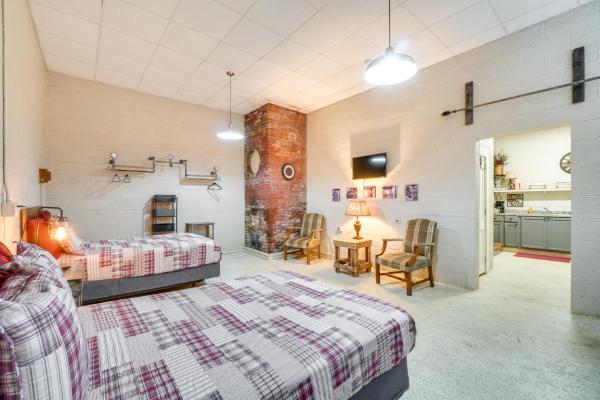 A la foto es mostra l'objecte The Boiler Room - ATV-Friendly Briceville Gem! situat a la ciutat de Briceville.