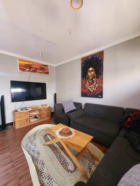 The photo shows the Hakuna Matata House located in the city of Arusha.
