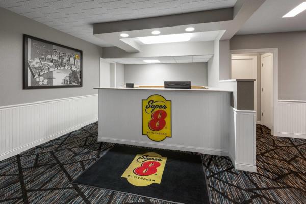 Foto 5: Super 8 by Wyndham Traverse City