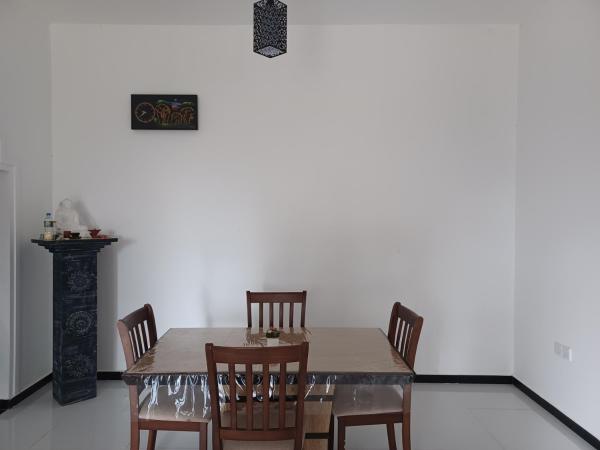 På bildet vises objektet Foxhill Resort Diyathalawa som ligger i byen Diyatalawa.