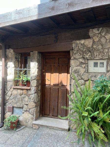 En la foto se muestra el objeto Casa Feli ubicado en la ciudad de Candeleda.
