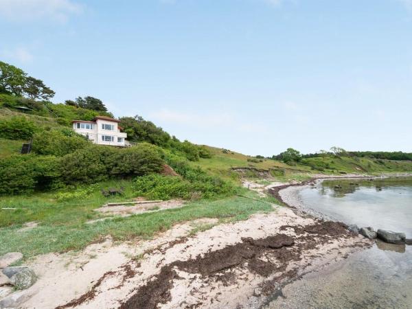 Na zdjęciu widoczny jest obiekt Holiday Home Grumme - 30m to the fjord by Interhome położony w mieście Ølsted.