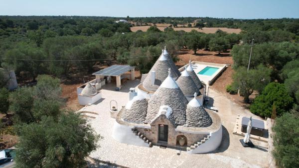 A la foto es mostra l'objecte Trullo Terra di Alix situat a la ciutat de Ostuni.