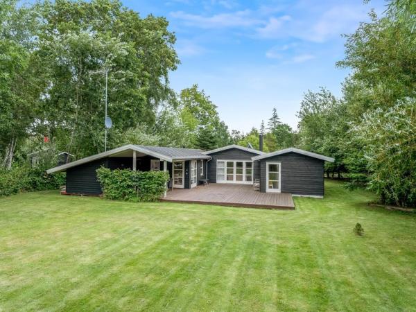 Na fotografii je vidět objekt Holiday Home Jouni - 500m from the sea by Interhome nacházející se ve městě Gedser.