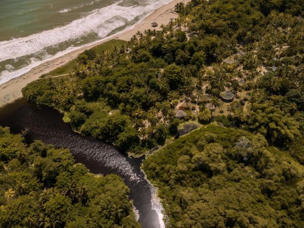 På bildet vises objektet Santuario Playa Bonita som ligger i byen Buritaca.