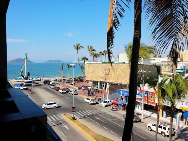 På billedet ses objektet Depa Reginas a unos pasos del malecón 2 beliggende i byen Mazatlán.