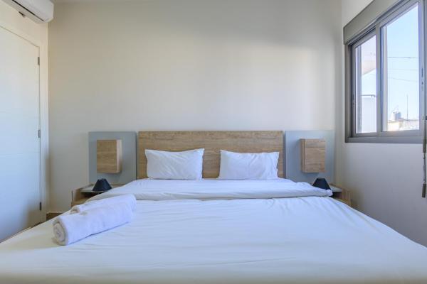 Фотография 6: Elevate - Sleek 2-BR Apt by Santa Maria, Jal el Dib