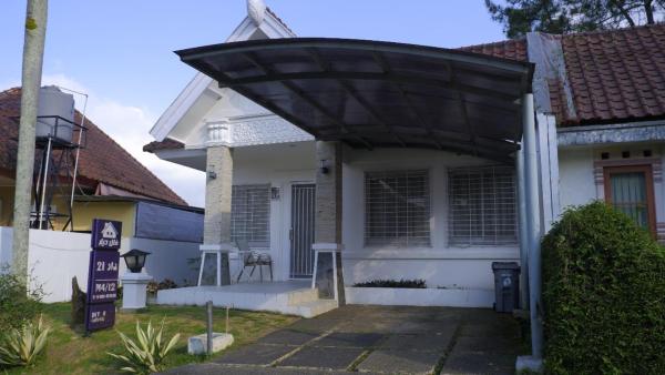 A la foto es mostra l'objecte Diyar Villas Puncak M4/12 situat a la ciutat de Puncak.