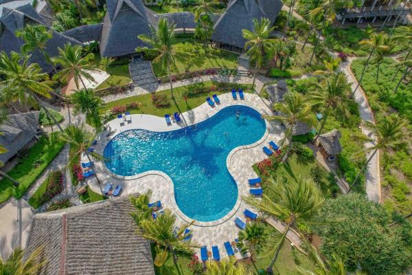 A la foto es mostra l'objecte Breezes Beach Club and Spa situat a la ciutat de Bwejuu.