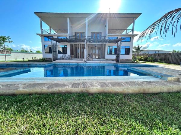 Na fotografii je vidět objekt Alcyone Residence - Ocean View Villa nacházející se ve městě Muyuni.