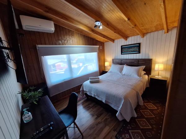 A la foto es mostra l'objecte Hostal Senderos del Sur situat a la ciutat de Gorbea.