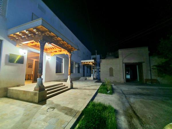 Na zdjęciu widoczny jest obiekt HOTEL TAGAYEV Darvozai Shayx Jalol położony w mieście Buchara.