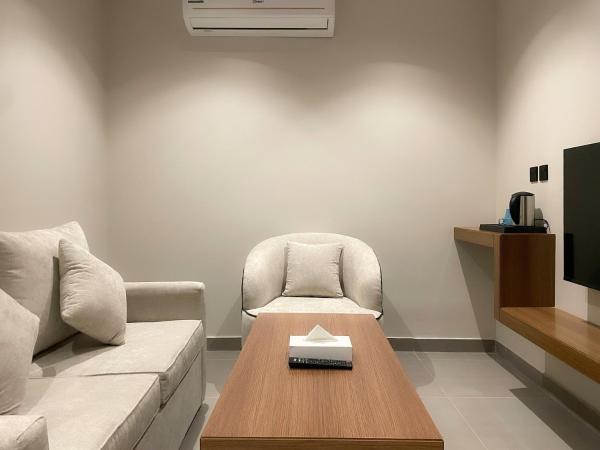 A la foto es mostra l'objecte شقق خاصة بالقرب من برج الفيصلية situat a la ciutat de Riad.