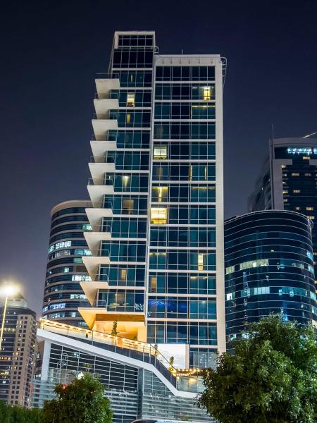 A la foto es mostra l'objecte Social Hotel situat a la ciutat de Dubai.
