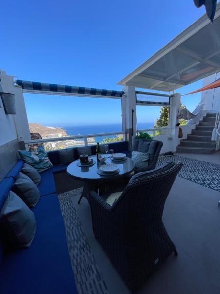 照片显示了位于Mogán市的A Cliffside Ocean View Sanctuary for Couples物件。