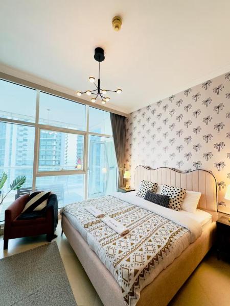 Na fotografii je vidět objekt Walk to JBR Marina Beach & Tram! Luxury Family 3BD, Stunning Views nacházející se ve městě Dubaj.