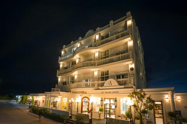 A la foto es mostra l'objecte Ali Grand Hotel situat a la ciutat de Vientiane.
