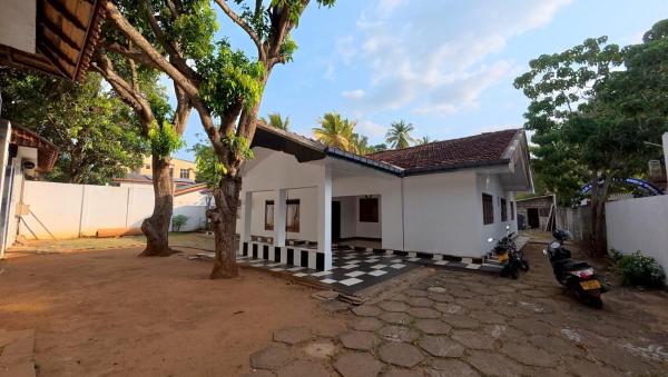 The photo shows the Ranliya Resort Anuradhapura located in the city of Kombichankulama.
