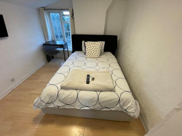 A la foto es mostra l'objecte 96TR Double bed bedroom - Edmonton green situat a la ciutat de Edmonton.
