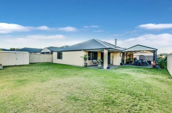The photo shows the Room in a house located in the city of Binningup.