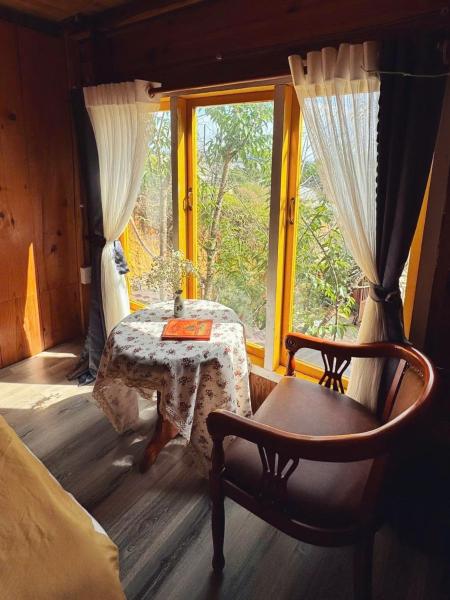 写真にはẤp Kroët市にあるNhà Dưới Đồi Homestayが写っています。