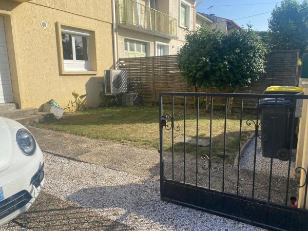 Na fotografii je vidět objekt Maison Tonneins 2 chambres nacházející se ve městě Varès.