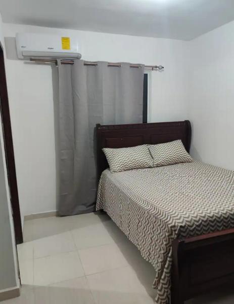 På bilden syns objektet Habitación con baño privado y otras áreas compartidas som ligger i staden San Isidro.