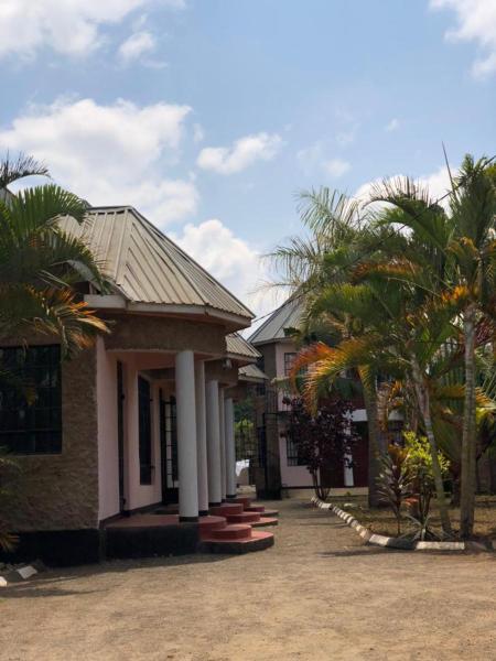 A la foto es mostra l'objecte Mayian Luxury Lodge situat a la ciutat de Tengeru.