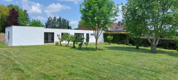 Auf dem Foto ist das Objekt The White Villa in der Stadt Ledegem zu sehen.