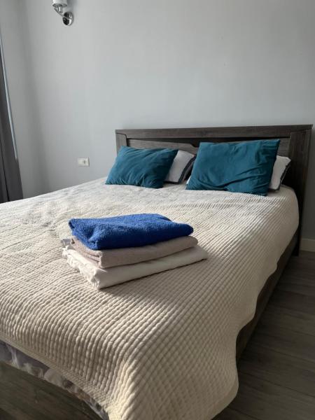 På billedet ses objektet 3-х комнатная квартира beliggende i byen Pryamoy Put'.