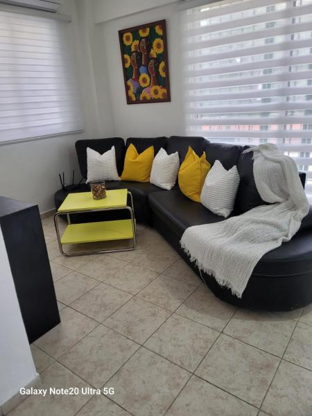 Apartamento dos dormitorios en la zona colonial