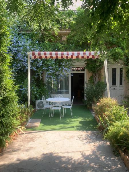 A la foto es mostra l'objecte Chez Anna, maison de ville situat a la ciutat de Frontignan.