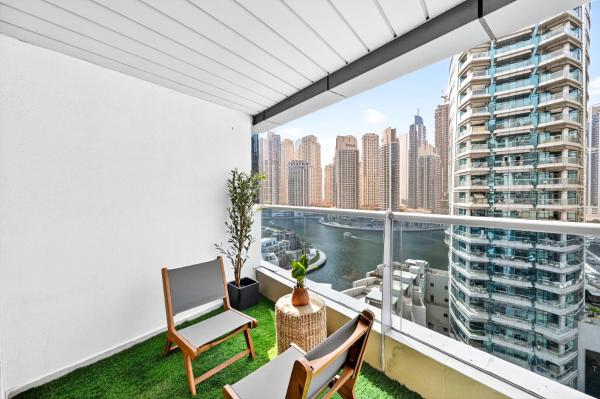 A la foto es mostra l'objecte Luxury 2BR Marina View-walking distance to JBR beach, marina mall & metro situat a la ciutat de Dubai.