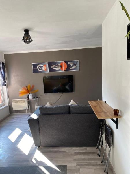 En la foto se muestra el objeto Petit nid doué ubicado en la ciudad de Frameries.