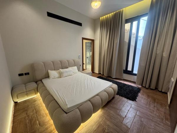 Cozy stay near auc with Private entrance, Káhira