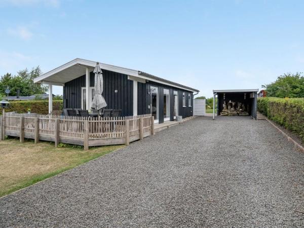 Na zdjęciu widoczny jest obiekt Holiday Home Asya - 600m from the sea by Interhome położony w mieście Bogense.