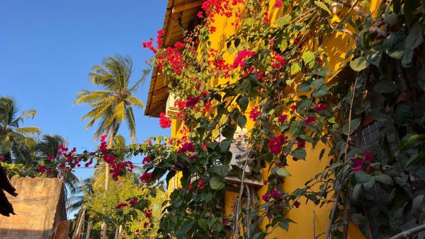 Stylish 2 Bedroom Apt - 1min walk to the Indian Ocean, Umbuji