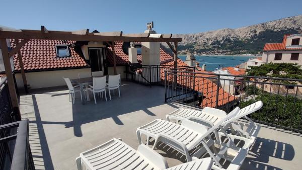På billedet ses objektet Apartment KREŠO beliggende i byen Baška.