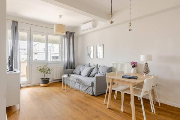 Bright Bright C- Modern apartment with terrace, Saloniki